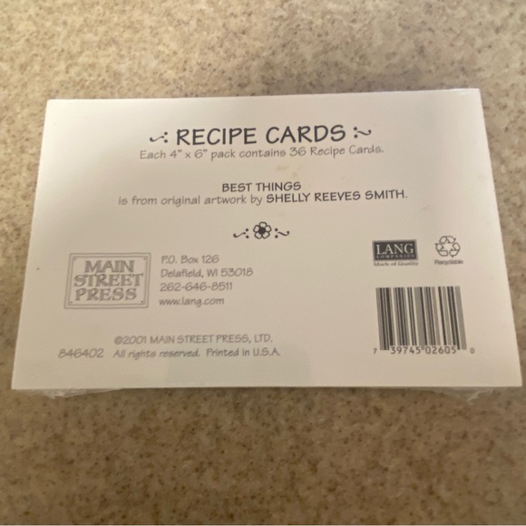 Recipe Box with index cards and recipe cards - Picture 2 of 8